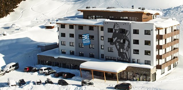 Skirejser_Buchegg Young Generation Resort - Sallbach - skirejse - AlfA Travel - hotel - facade - sne